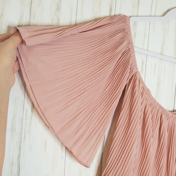 Dusty Rose Flowy Off the Shoulder Blouse NWT - Picture 5 of 8